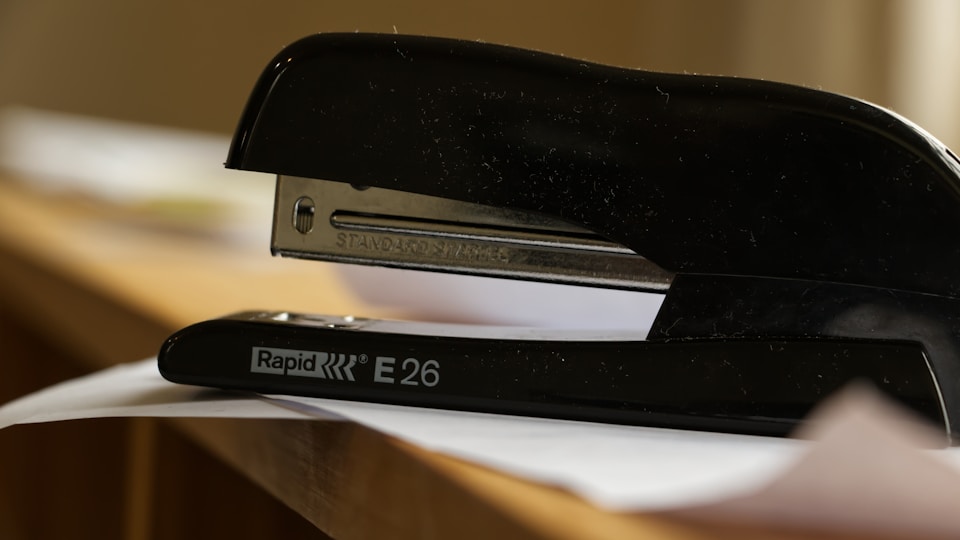 AI定性調査で単価30万円案件が回せる時代、リサーチ業務の利益率を2倍にする方法