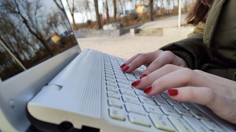 ChatGPT使えるだけで副業案件が見つかる新プラットフォームの稼ぎ方