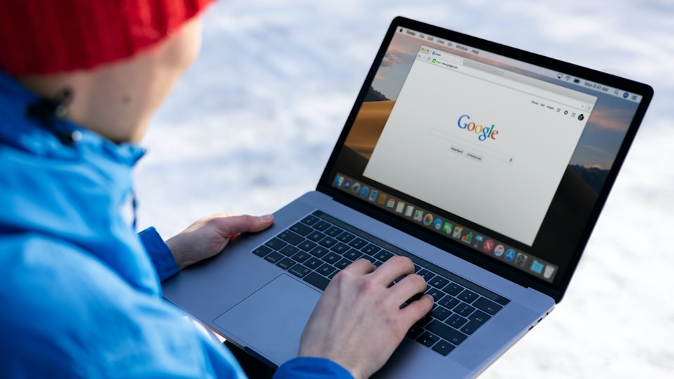 Canva AI 2.0で副業デザイン案件を取る完全ガイド