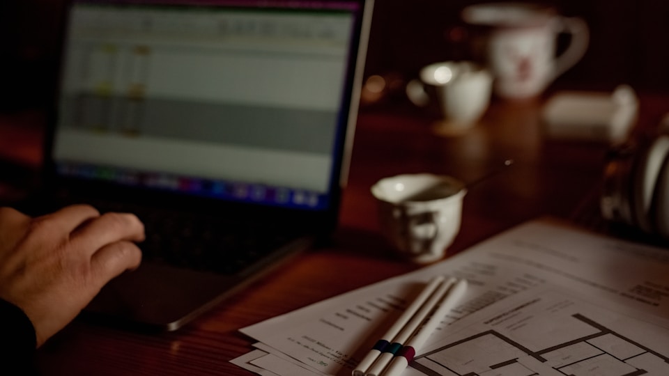 ノーコードAIで作業時間を1/3にして副業単価を2倍にした方法